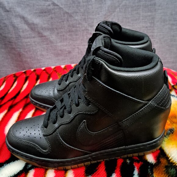 Womens Nike Dunk Sky High Hidden Wedge 644877-014 Black/Gum Size